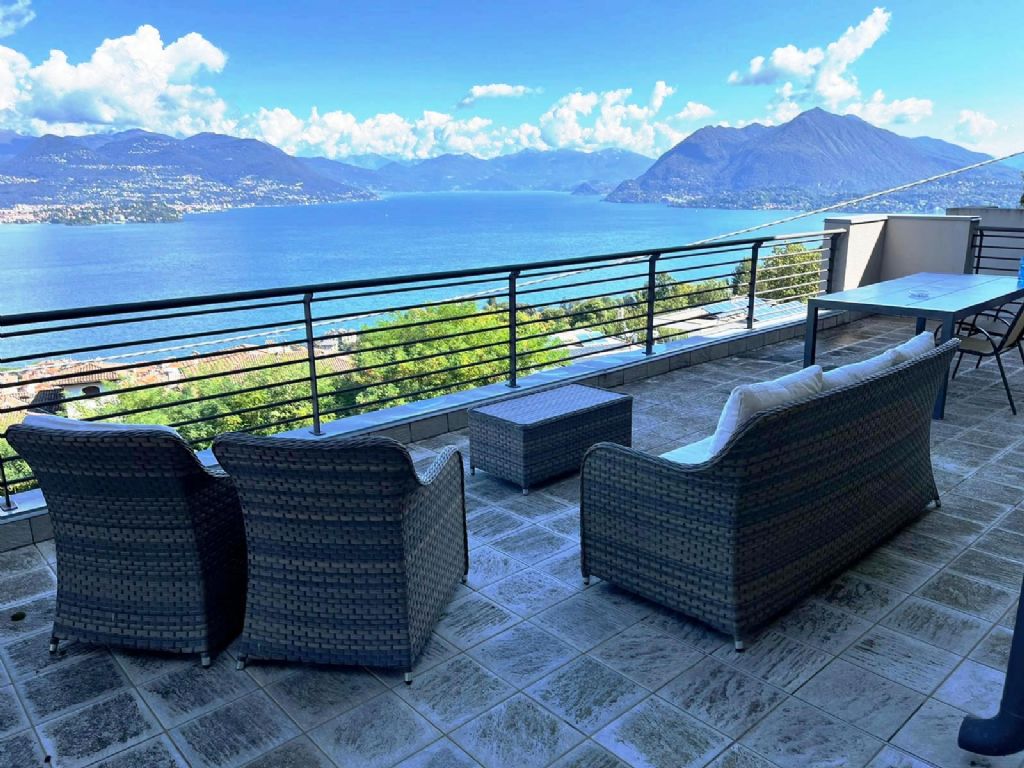 Exklusives Wohnen mit Seeblick: Luxus-Apartment in Stresa – La Perla del Lago wartet auf Sie!